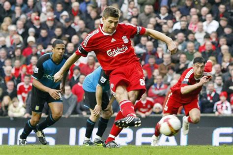 Javier mascherano moved to england to play for west ham united. Gerrard í byrjunarliði Liverpool