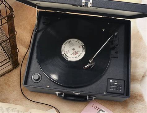Top 10 Best Suitcase Vinyl Record Player In 2020 Reviews