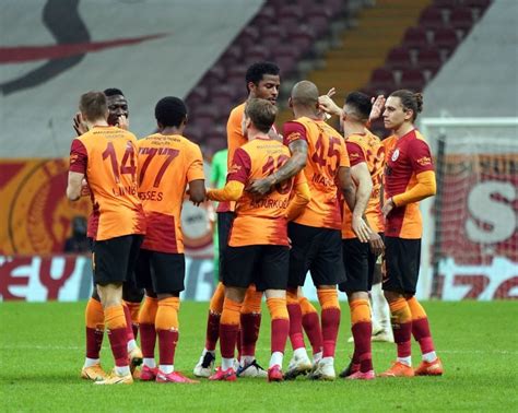 Kerem aktürkoğlu, bu sezon 20 gol 12 asistlik performansı ile tüm dikkatleri üzerine çekmişti. Galatasaray'da gündem Kerem Aktürkoğlu! - Haber3