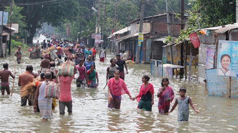 South Asia Floods Hundreds Dead Thousands At Risk Cnn