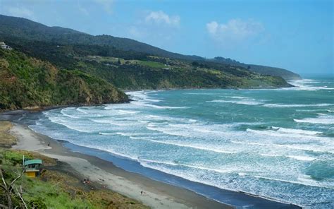 Ngarunui Beach North Island New Zealand World Beach Guide