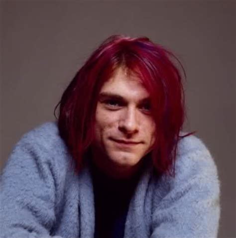 Most famously, he dyed it red. The Grunge Pit: Styles and Vibes