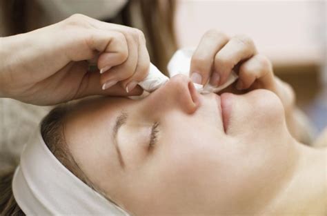 5 Things You Really Need To Know About Facials Huffpost