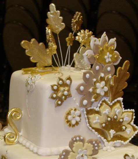 Exclusive Picture Of Gold Birthday Cake Albanysinsanity Com