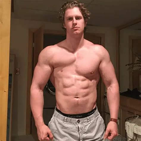 This Jacked Bodybuilder Was Born With One Pec But Never Blamed His Genetics