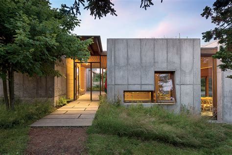 Photo 13 Of 35 In 35 Modern Homes That Make The Case For Concrete