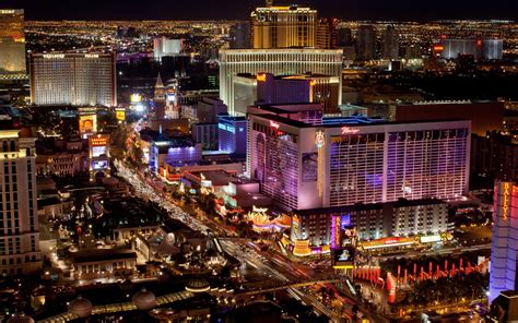 Las Vegas Strip Night View In Usa City Hd Wallpapers Hd Wallpapers