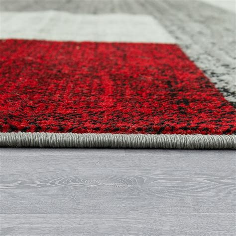 Teppiche sind neben einer gemütlichen couch oder einem behaglichen bett, ästhetischen möbeln und dekorativen bildern aus einem wohnlichen zimmer nicht mehr wegzudenken. Designer Teppich Karo Design Rot Grau | Teppich.de