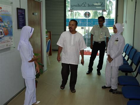As per 31 december 2016, there is 135 public hospitals and 9 special medical institutions in malaysia accommodate 41,995 beds. Kehidupanku: Kewujudan Klinik 1 Malaysia Memberi Kesihatan ...