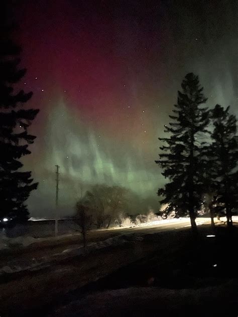 Northern Lights Shine Across North Dakota Skies