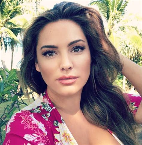 Kelly Brook Instagram Loose Women Star Flashes Assets In Sexy Bikini