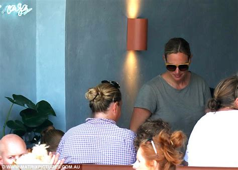 Zara And Mia Tindall Enjoy Lunch On Bondi Beach Daily Mail Online