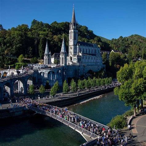 Lourdes tv' is a cable operated television network run in puducherry which can be viewed by the people of puducherry as well as the world through its web site. Letture: i miracoli di Lourdes raccontati da chi li ha vissuti
