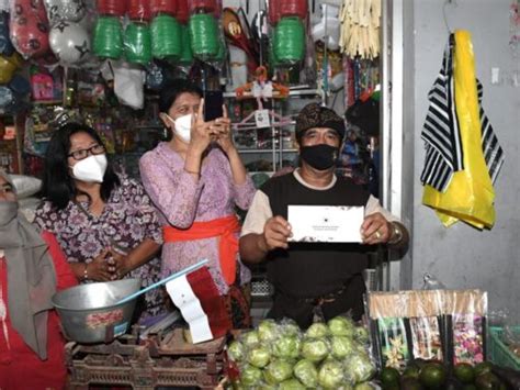 Foto Kunjungi Jembrana Pertama Kali Presiden Apresiasi Sambutan