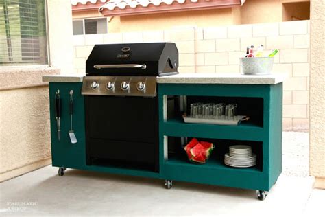 Although some grills come with their own stations, you would want to build one if you want to have a bit more counter space to work, more prep space for food, and serving areas for guests. DIY Outdoor Grill Stations & Kitchens • The Garden Glove
