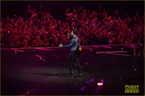 Full Sized Photo Of Shawn Mendes Performs At Mtv Vmas 2019 10 Shawn Mendes Goes Solo For First