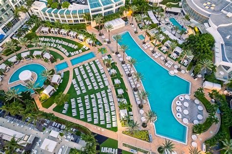 Fontainebleau Miami Beach Travel Lens