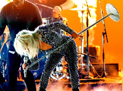 Lady Gaga Gives A Sizzling Performance Of Shallow At Grammys E News
