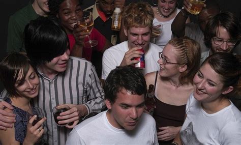 7 tips for surviving your first house party surviving college