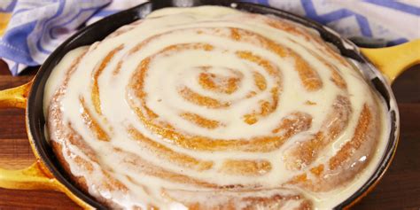 Best Giant Cinnamon Roll Recipe How To Make Giant Cinnamon Roll