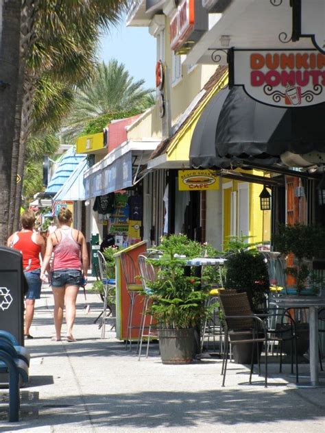 Pozrite si recenzie najlepších reštaurácií v st. Clearwater Beach is tons of fun for sidewalk shopping and ...