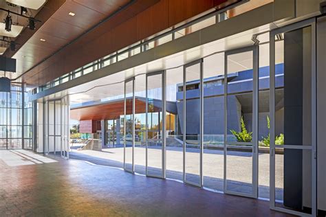 Inspirational College Spaces With Exterior Retractable Glass Walls