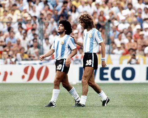 Take the field with pele, beckenbauer, charlie george and tarantini and put it right up the 50's born: Maradona en el Mundial 82 | elmundo.es - Mundial 2006