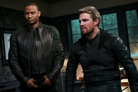 Arrows Stephen Amell And David Ramsey Pay Tribute To Supernaturals