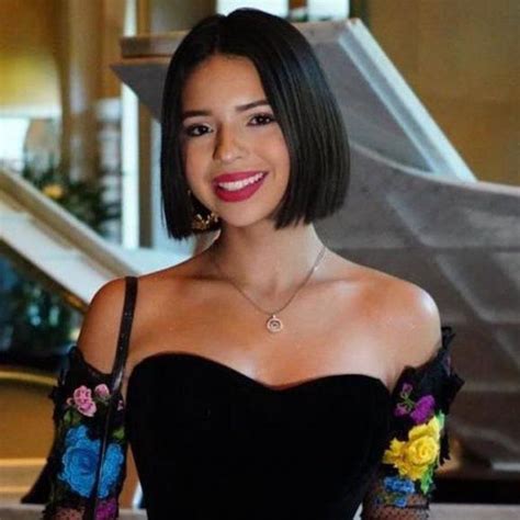 Es reconocida por su precoz talento para el canto y por ser hija de pepe aguilar y nieta de flor silvestre y antonio aguilar, reconocidas figuras de la música regional mexicana. Ángela Aguilar sueña con ganar un Grammy con Primero soy ...