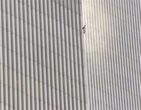 911 Man Jumps Twin Towers New York Iconic Images That Documented