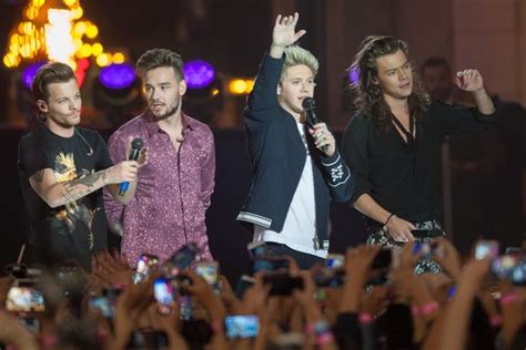 See full list on en.wikipedia.org How many fans does one direction have in the world ...