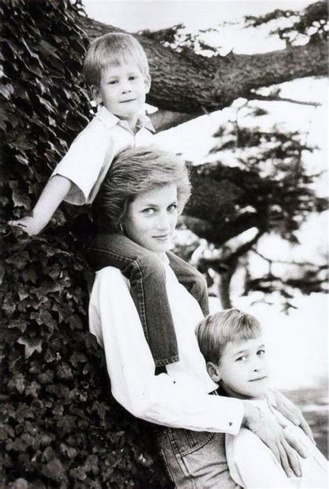 Diana And Her Kids Hrh Diana Princess Of Wales Pinterest