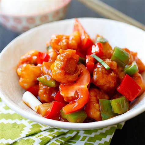 This has to be our favourite dish. Sweet and Sour Chicken {The BEST Recipe!} | Rasa Malaysia