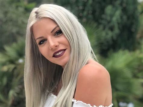 She was born in 1980s, in millennials generation. Jessica Thivenin : La plus célèbre des Marseillaises s ...