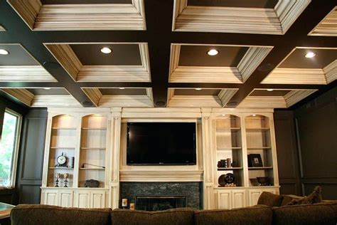See more ideas about wainscoting, wainscoting styles, diy wainscoting. Image result for recessed panel wainscoting diy | Diy ...