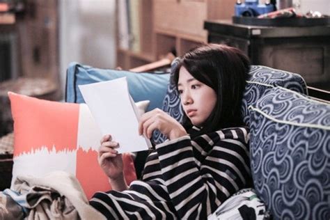 The Heirs Cast Diligently Study Their Scripts With Just Two Episodes