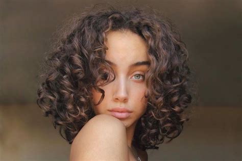 39 Undeniably Pretty Hairstyles For Curly Hair Curly Hair Styles Mixed Hair Pretty Hairstyles