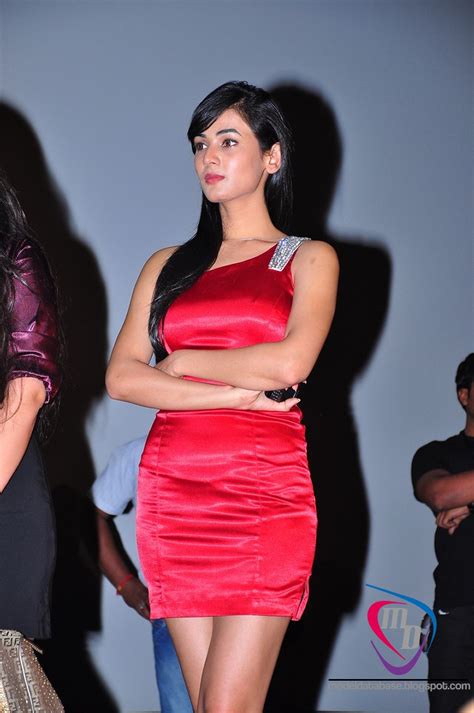 Sonal Chauhan Hottest Ever Leg And Thigh Show In A Tight Revealing Red