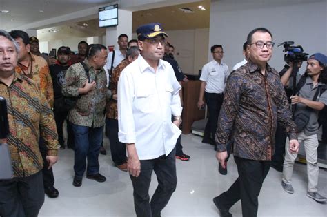 Check spelling or type a new query. Menteri Perhubungan Tinjau Proyek Jalur KA Bandara Adi ...