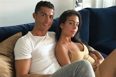 Cristiano Ronaldos Girlfriend Is Pregnant Page Six