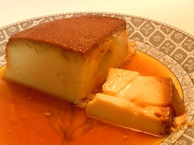 Turn sweetened condensed milk into thick, caramelized dulce de leche using this easy recipe, which just involves boiling the can for 3 hours. La cocina Diez: FLAN DE HUEVO CON LECHE CONDENSADA