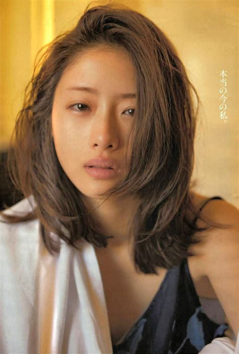 Satomi Ishihara 女神メイク 美しいアジア人女性 女性のヘアスタイル