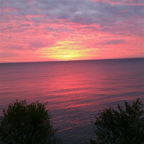 Sunrise Over Lake Michigan Lake Michigan Beautiful Sunset Sunrise