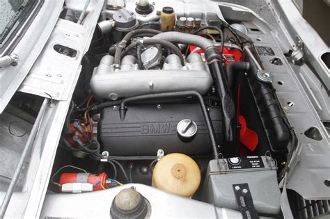 This model took an intermediate position between m10 and m30. Engine and Induction - Different Styles | Bmw engines ...