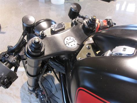 Ik meen me te herinneren dat de meeste sets uiteindelijk in belgië en duitsland zijn verkocht en het. Details zum Custom-Bike Ducati Monster S2R 1000 des ...
