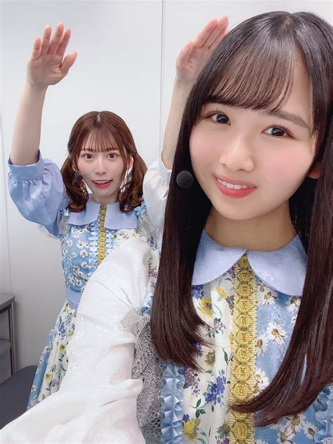 日向坂46ファンの総称はおひさまであり 、2019年3月2日に行ったshowroomでの配信で発表した 。 けやき坂46発足から日向坂46改名後約1年の軌跡は集英社発行のノンフィクション書籍『日向坂46ストーリー』に綴られている 。 日向坂46 公式ブログ