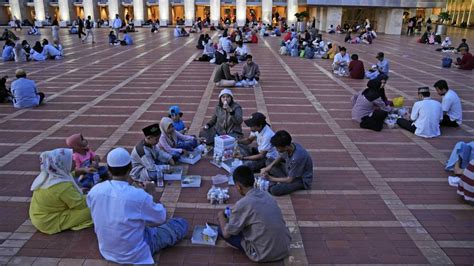 Buka Puasa Bersama Di Masjid Istiqlal Vlix Id