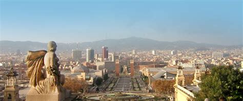Ville du sud de l'espagne, murcie est connue pour ses étés très chauds et pour ses nombreuses c'est l'une des grandes ville d'espagne comptant le plus de kilomètres de plages, sans compter les. Barcelone en Espagne, une ville cosmopolite | don Quijote ...