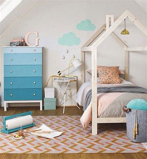 The most common kids room drawer material is wood. 25 Cozy House Beds Frame For Your Kids' Rooms | HomeMydesign