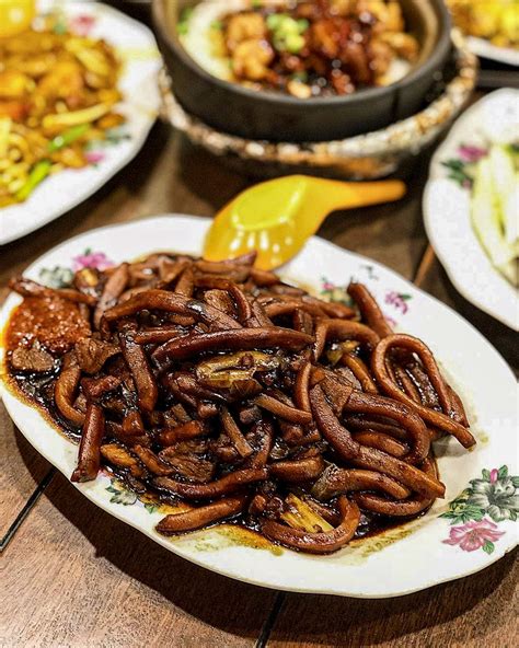 Here, you can indulge into everything about malaysian street food. 10 Must-Try Food At The Malaysia Boleh! Food Court In Four ...